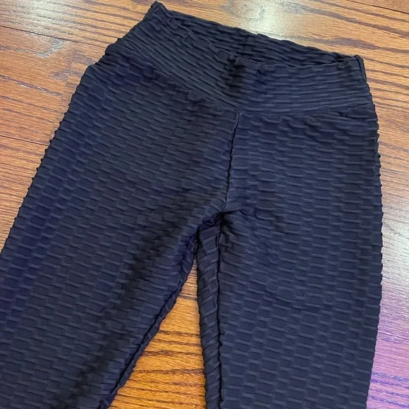 AMAZON | Scrunch Butt Leggings - Picture 2 of 4